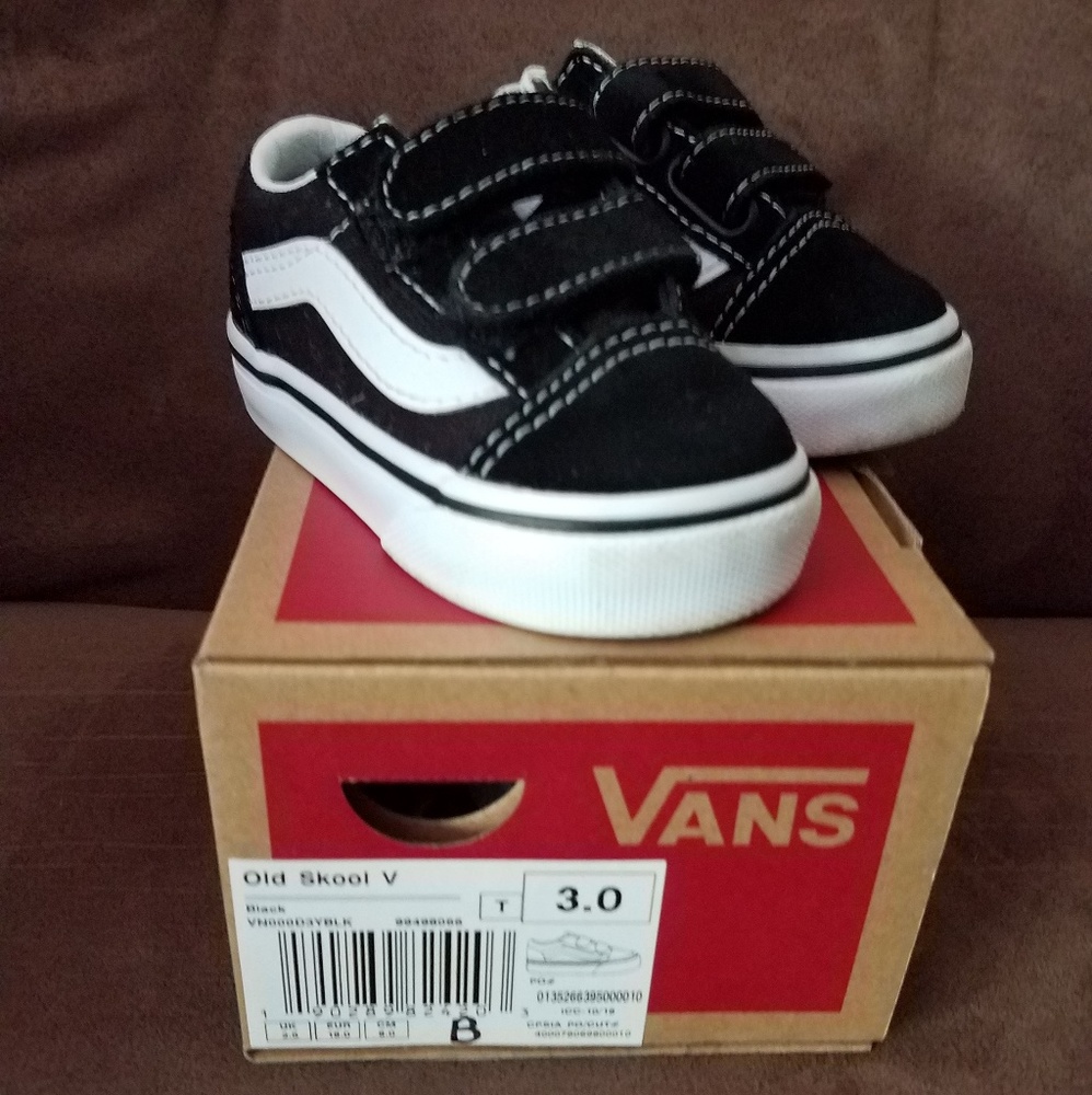 Infant sneakers